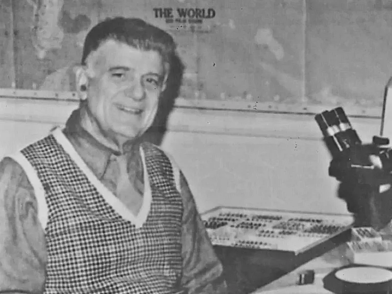 George Britton Vogt en su laboratorio